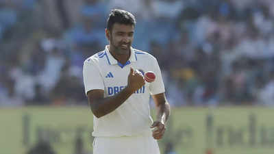 R Ashwin is an incredibly smart bowler: Nathan Lyon