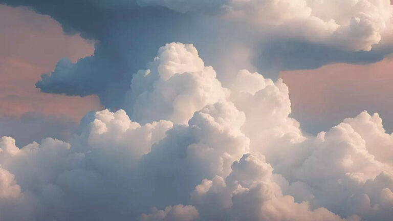 Cloud falls from the sky, people capture on camera, hug it!