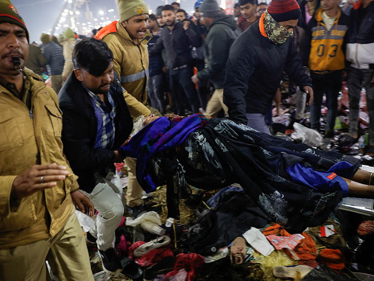 दुखद भगदड़  30 भक्तों की मौत at Kumbh Mela Festival